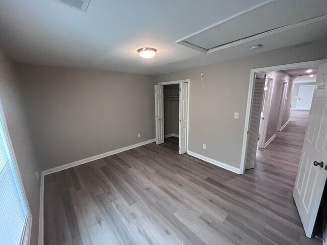 Foto del edificio - 2 Bedroom Updated Duplex in Frankfort