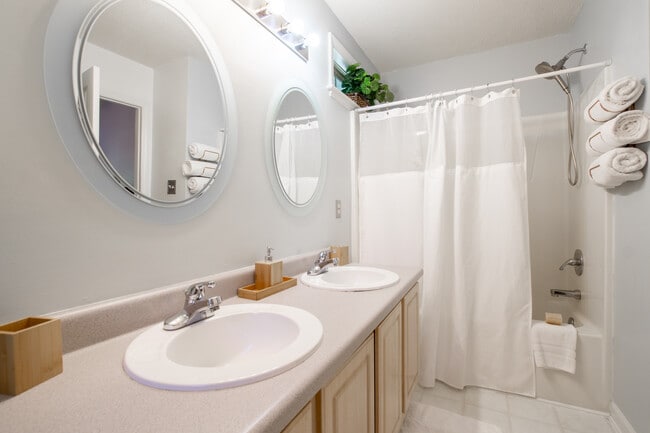 Building Photo - 6227 Stadler Dr