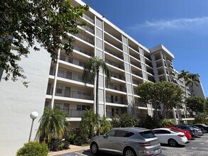 Building Photo - 2661 S Course Dr