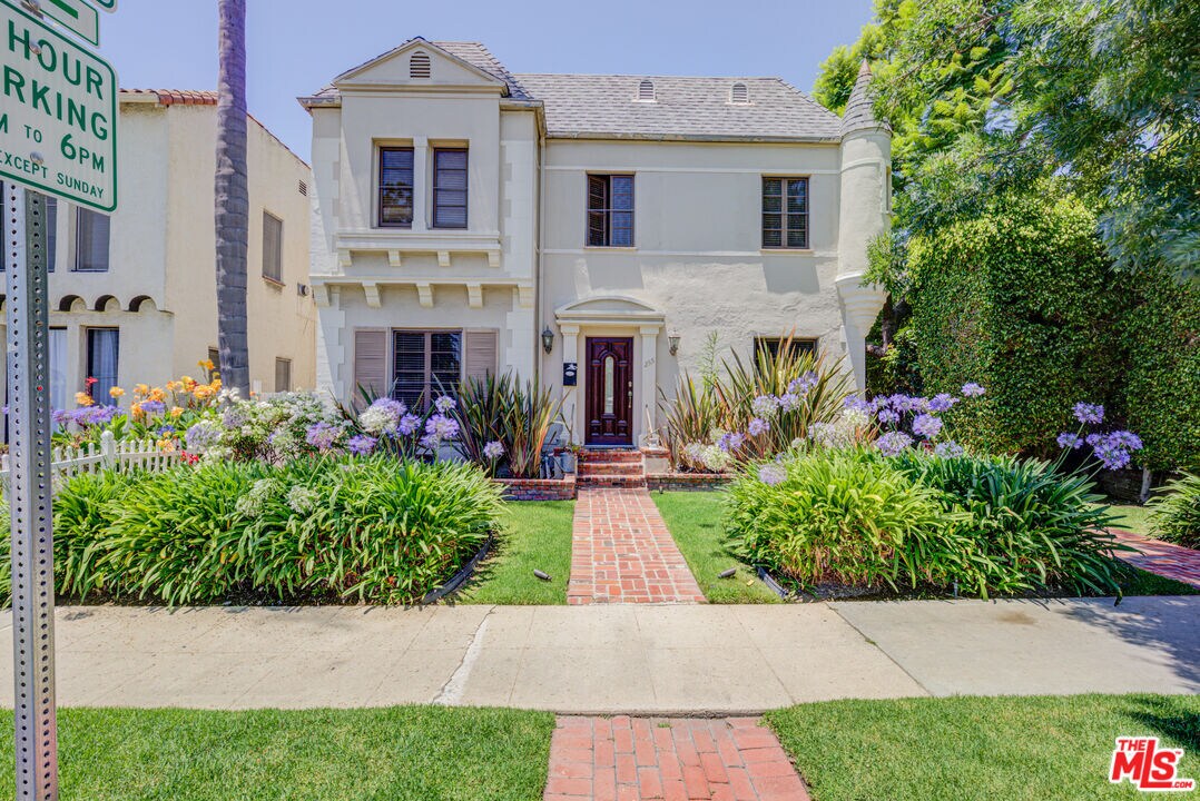 Foto principal - 253 S Elm Dr