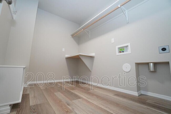 Building Photo - 11848 W Skyhaven St