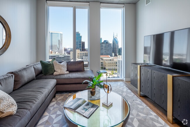 1BR, 1BA - 8B - 820SF - Living Room - Alcove