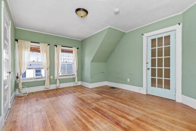Building Photo - 21 Bentley St