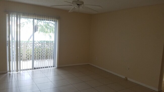 Building Photo - 1255 SW 46th Ave