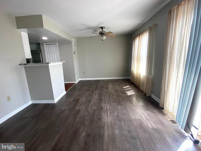 Building Photo - 8567 Harvest View Ct