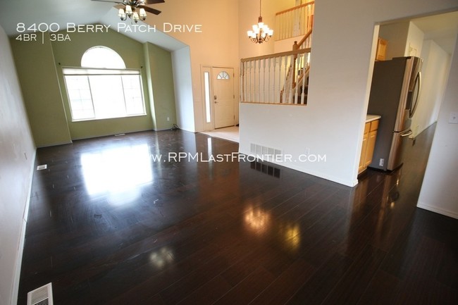 Building Photo - 8400 Berry Patch Dr
