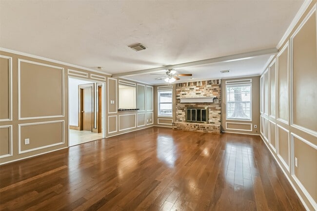 Foto del edificio - 12910 Ivyforest Dr