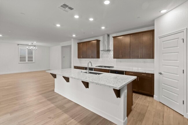 Foto del edificio - 3 YEARS NEW, BUILT BY LENNAR HOMES, 4 BED, 3 BATH, 2 CAR GARAGE