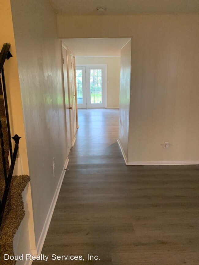 Foto del edificio - 3 br, 1.5 bath House - 5615 Dodington Ct