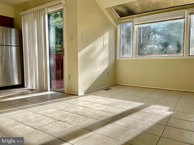 Foto del edificio - 10446 Nolan Dr