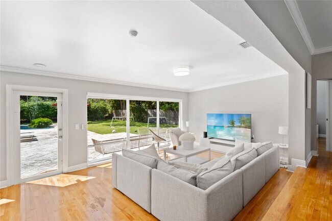 Foto del edificio - 10626 NE 10th Ct