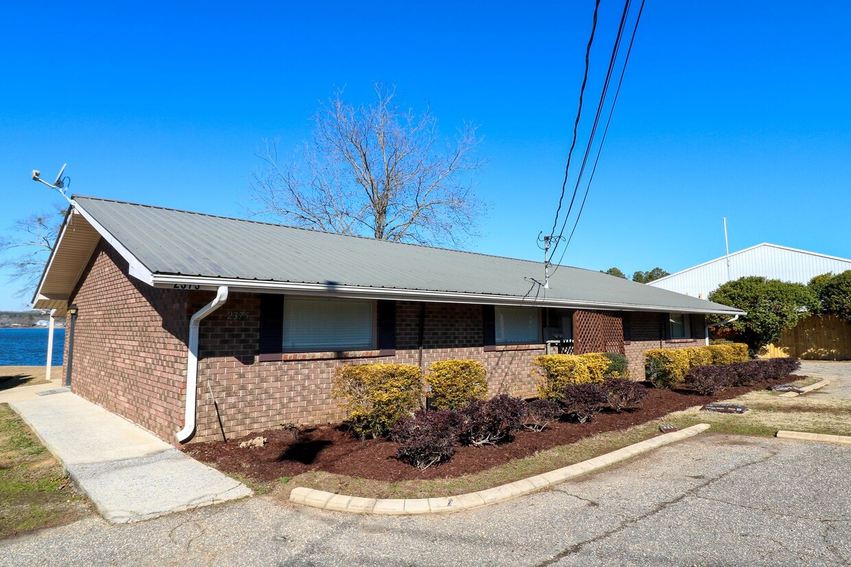 Primary Photo - Remodeled Duplex on Logan Martin Lake