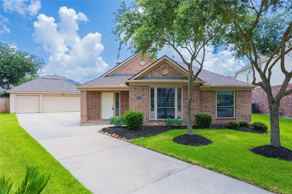 Foto principal - 19802 Shore Meadows Ln