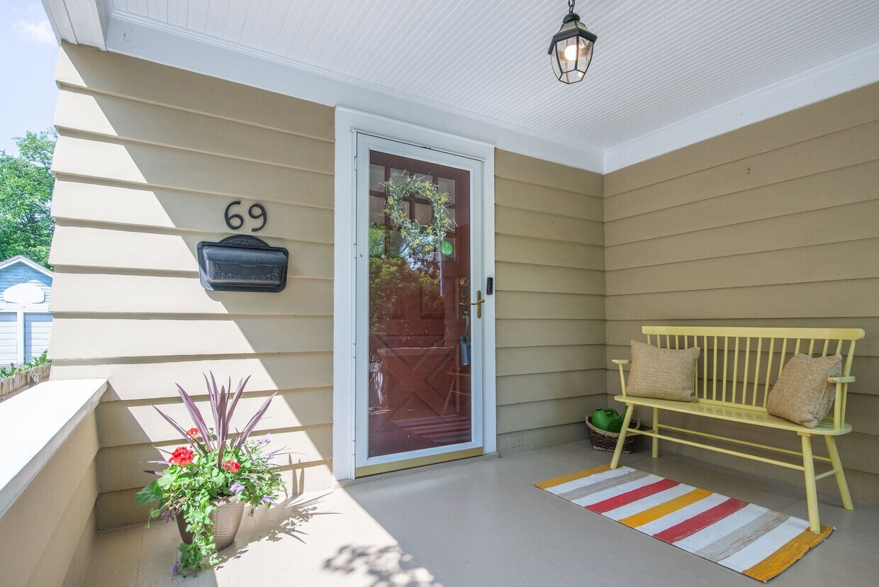 Cute Open Front Porch - 69 Gordonhurst Ave
