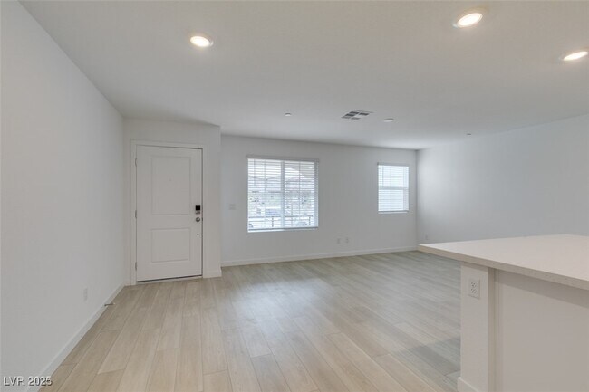 Foto del edificio - 945 Jigglypuff Pl