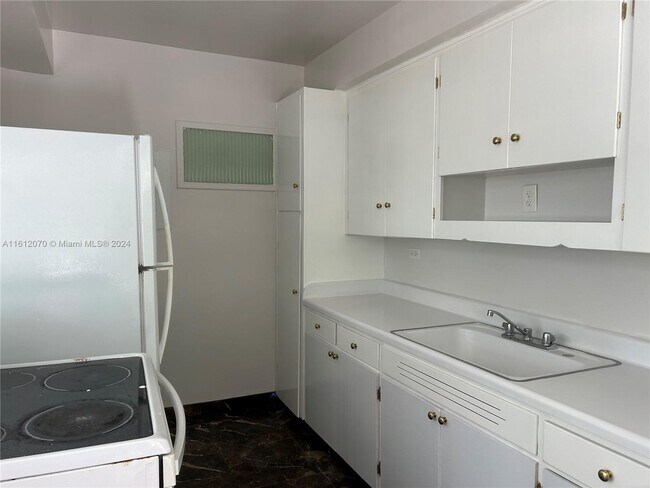 Foto del edificio - 1292 SW 23rd St