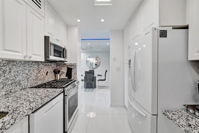 Foto del edificio - 2030 S Ocean Dr