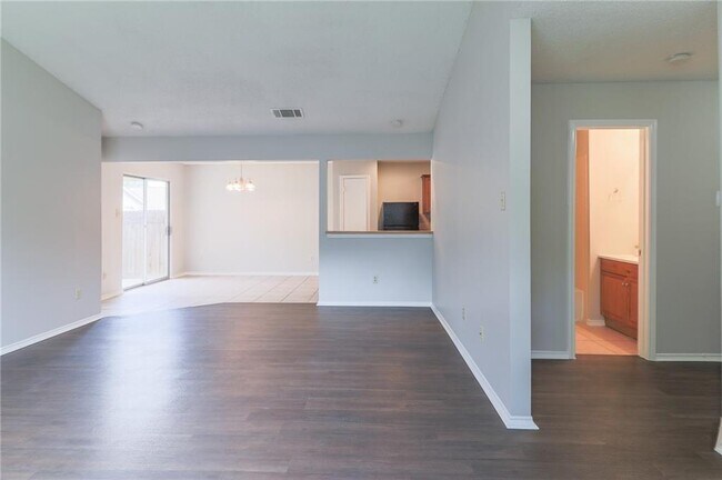 Building Photo - 5942 Kevin Kelly Pl