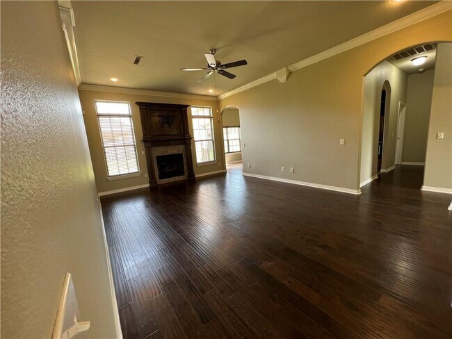 Building Photo - 3304 SW Briar Creek Ave