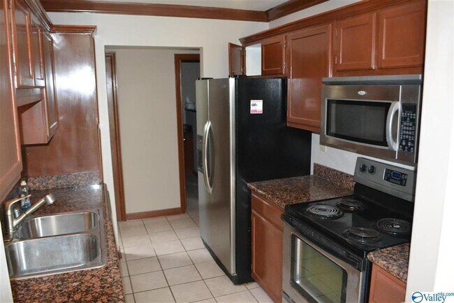 Building Photo - "$200 off 1st month.  Modern 2 Bed/2 Bath ...