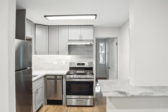 Foto del edificio - 1364 Lafayette St