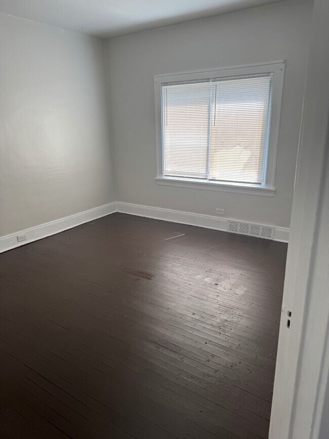 Foto del edificio - 3526 E 151st St