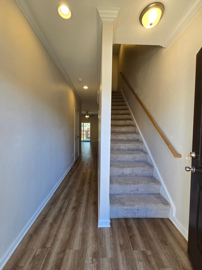 Foto del edificio - 1785 Snead Dr