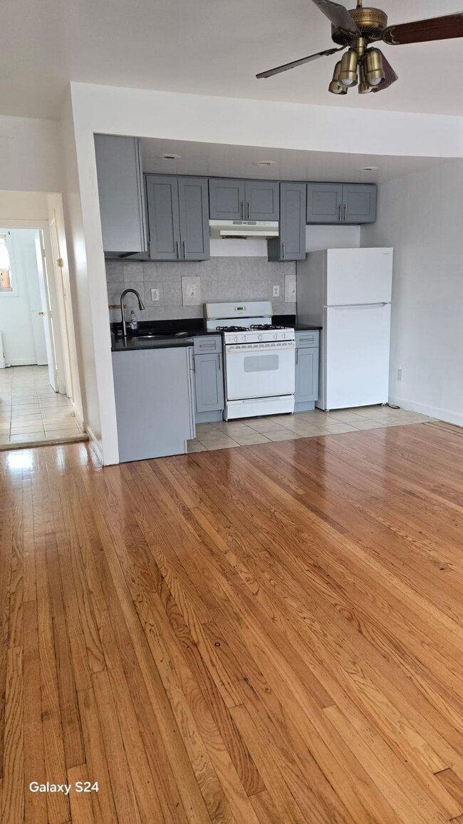 Kitchen/Dinner /Living Room - 5024 43rd St