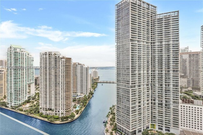 Foto del edificio - 300 Biscayne Blvd