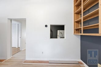 Building Photo - 1201 W 40th St