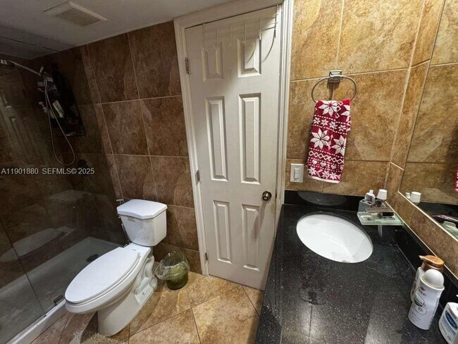 Foto del edificio - 19416 NE 26th Ave