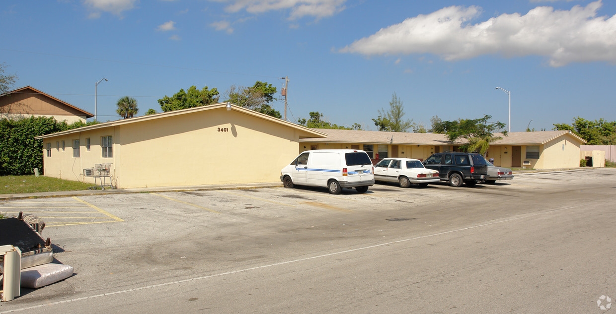 Primary Photo - Darch Apartments