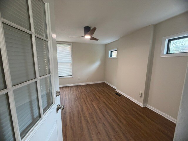 Foto del edificio - 132 W 1st Ave