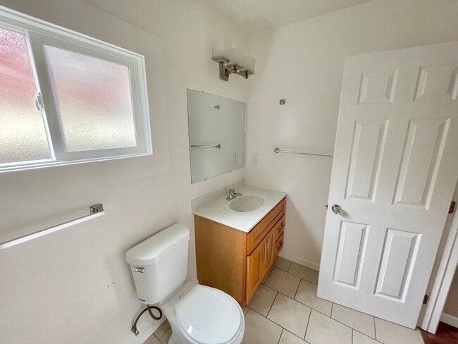 Building Photo - 2314 Bonar St