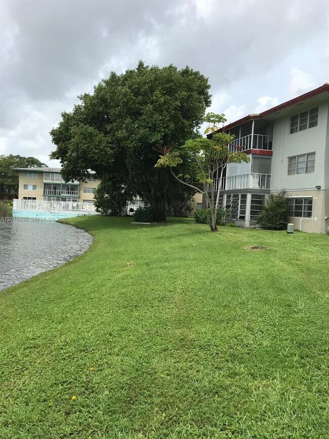 Foto del edificio - 5420 NW 11th St