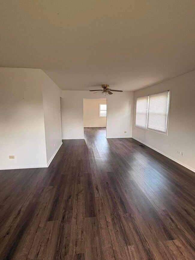 Foto del edificio - 619 Belair Ct