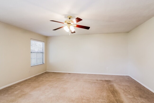 Building Photo - 2715 Fox View Cir