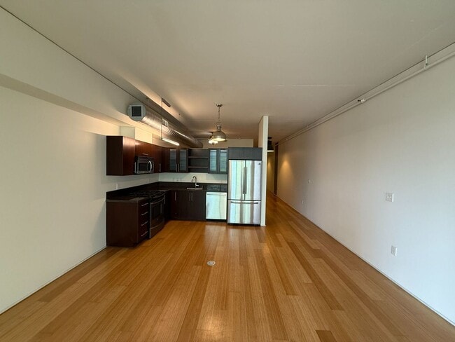 Building Photo - COMING SOON! Sleek & Sophisticated 1-Bedro...
