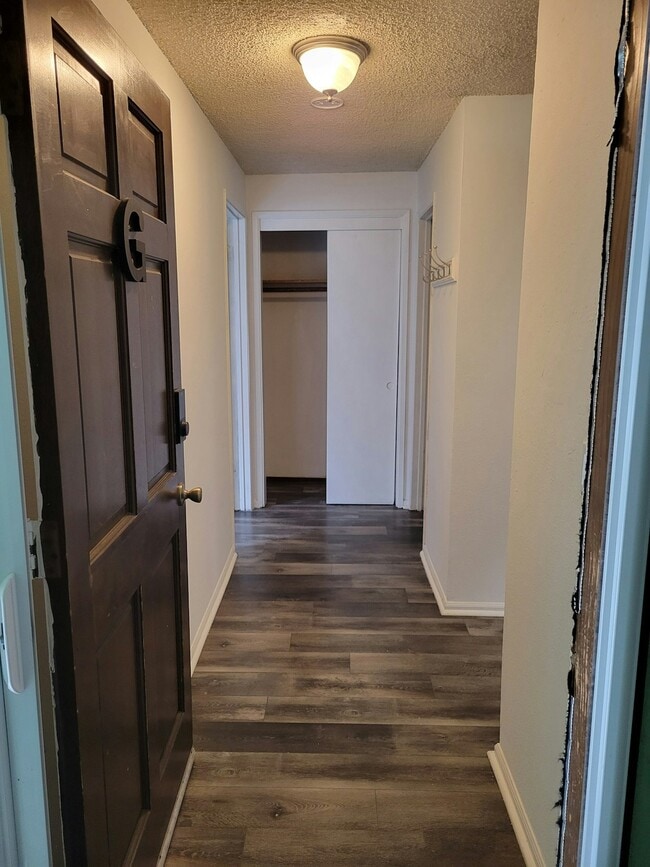 Building Photo - 318 S 174th Pl