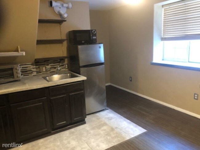 Foto del edificio - 1 br, 1 bath Apartment - 955 S Kendrick St