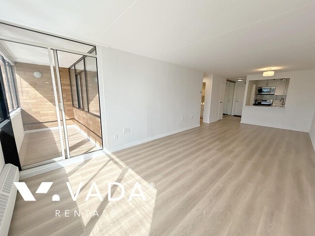 Building Photo - Regency Park Towers 1 Bed Apartment Rental...