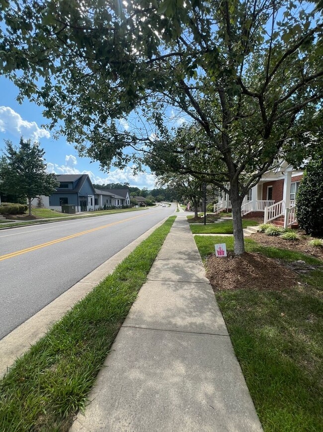 Photo - 3 Bed 2.5 Bath Townhome In Governors' Village