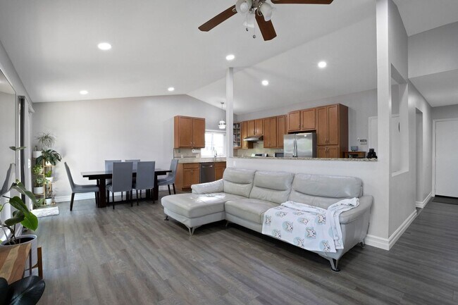 Foto del edificio - Charming 3BR House in Chesterfield