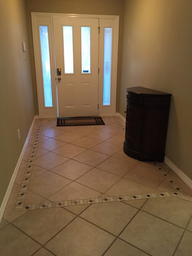 Building Photo - 28153 Chateau Dr