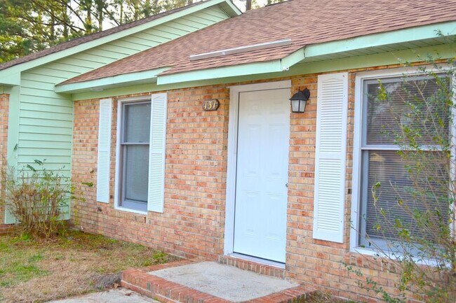 Building Photo - 129-131 Windsor Ct