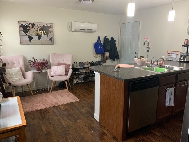 Building Photo - 1 Bedroom apartment