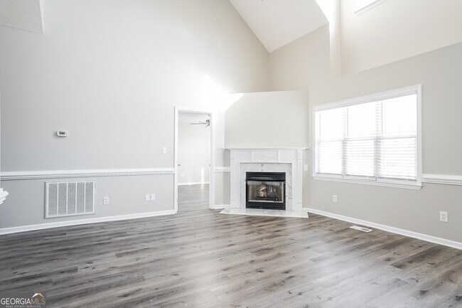 Foto del edificio - 320 Sumter Dr NE