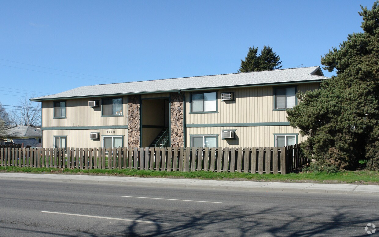 Primary Photo - 1719 N Maple St