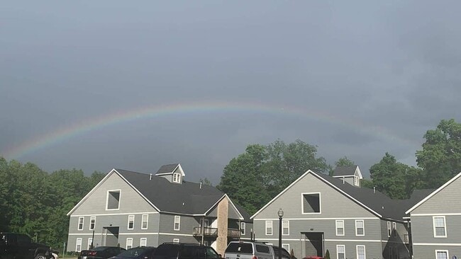Building Photo - Hilltop Ridge