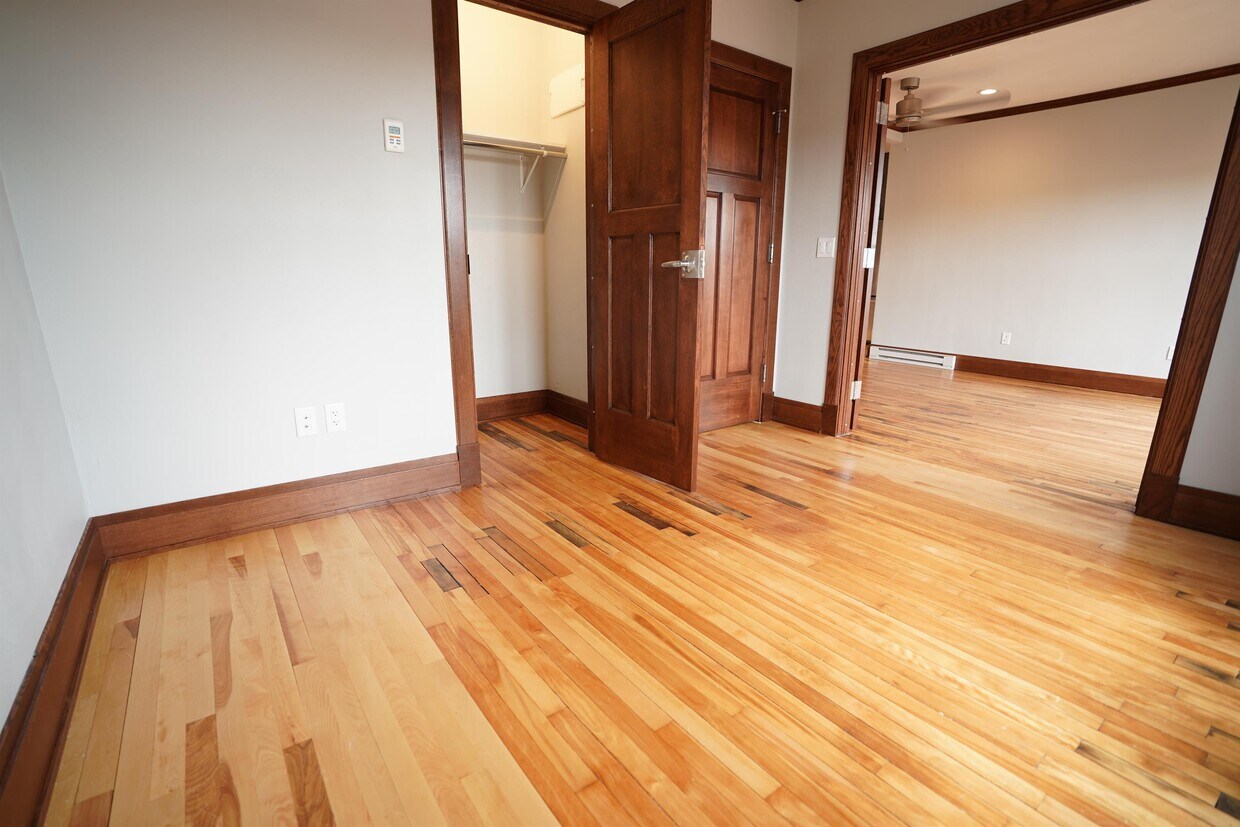 Foto del edificio - 704 Jefferson St